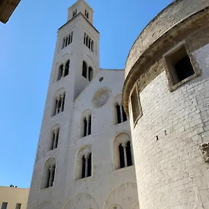 Landlord 8 - Finestra Sulla Cattedrale Pensión Bari